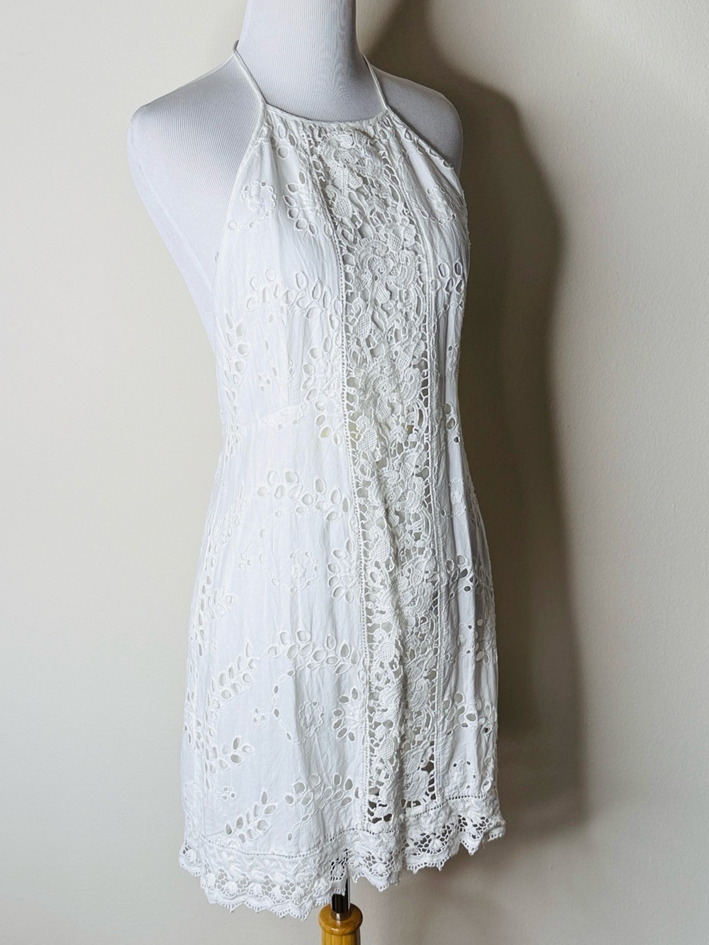Zara White Eyelet Halter Mini Dress - Picture 5 of 7